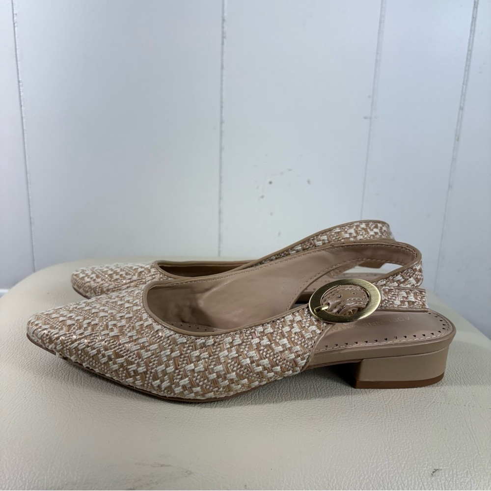 Adrienne Vittadini Rattan Woven Slingback Mule Flats Gold Buckle 8M 8 Career - Picture 4 of 7